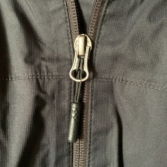 Northface Women’s Resolve Plus Jacket in Black - Picture 4 of 14